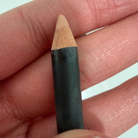 MAC Cosmetics Lip Liner in “naked” - Picture 3 of 4